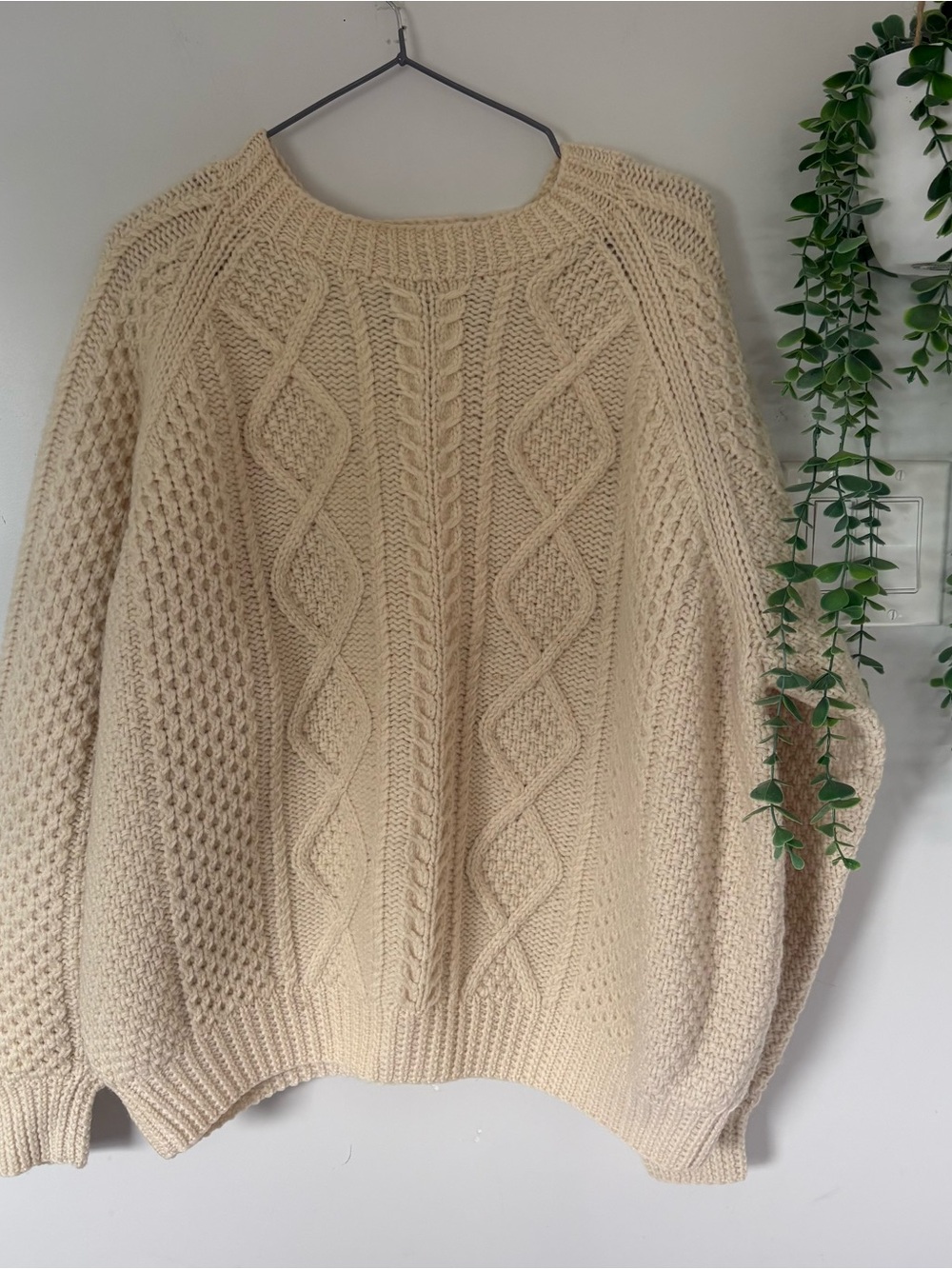 Vintage Danier 100% Pure Virgin Wool Cable Knit Fisherman Sweater Cream M